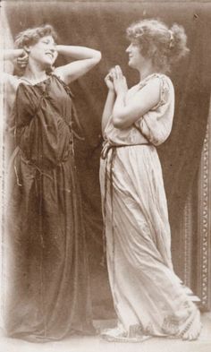 godward, john william, r.b.a. t ||| beauties ||| sotheby's n09869lot9qyvten